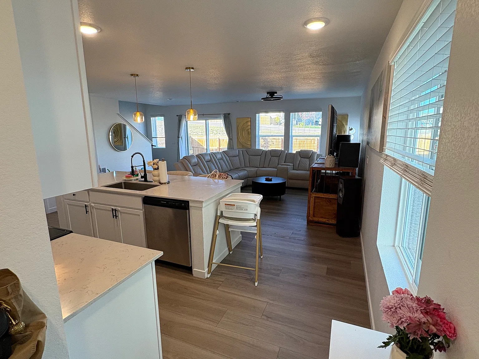 3 bed, 1572 sqft, $2,795 — Photo 4