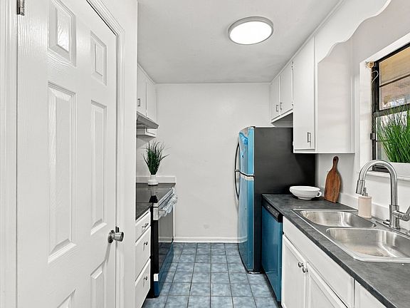 4th image of 2784 Hartsfield Rd