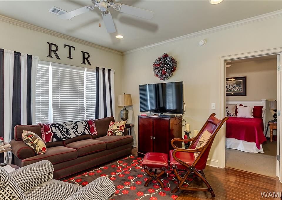 1st image of 700 15th St Unit 1306