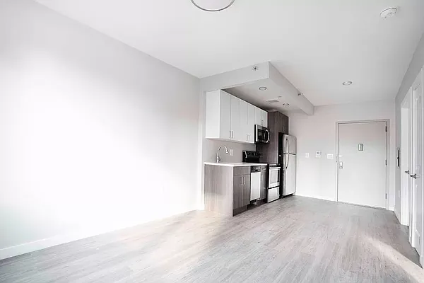 Rented by Avenues Real Estate | media 2