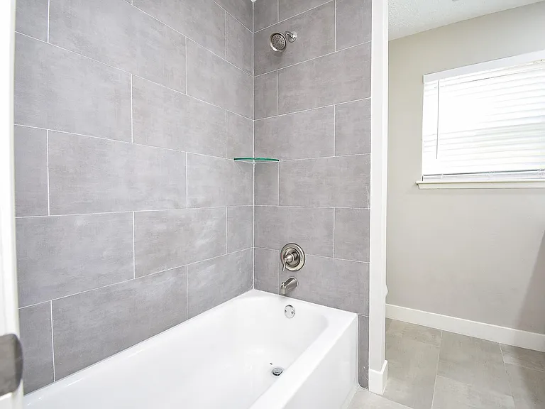 2835 Colony Dr — Photo 27