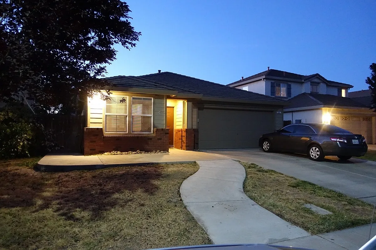 2229 Ashlar Way photo 1