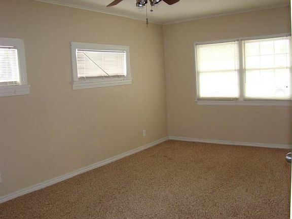 5th image of 802 NW Pershing Dr