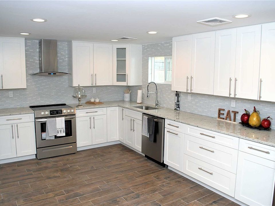 1st image of 6 Grendon Ln