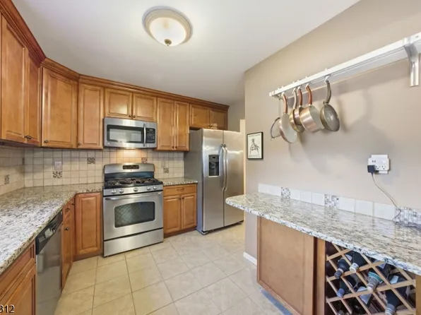 166 Vista Dr, Hanover Twp., NJ 07927