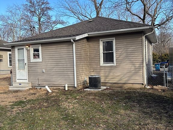 5th image of 718 E Taylor St