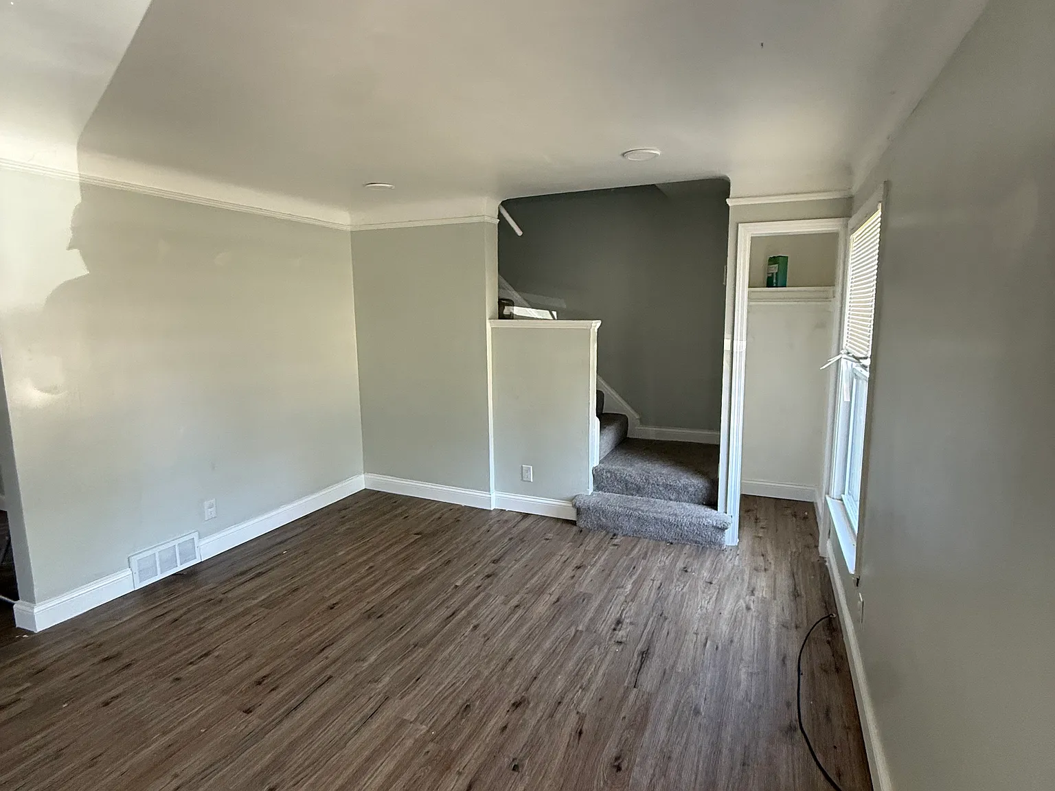 2 bed, 1000 sqft, $1,300 — Photo 3