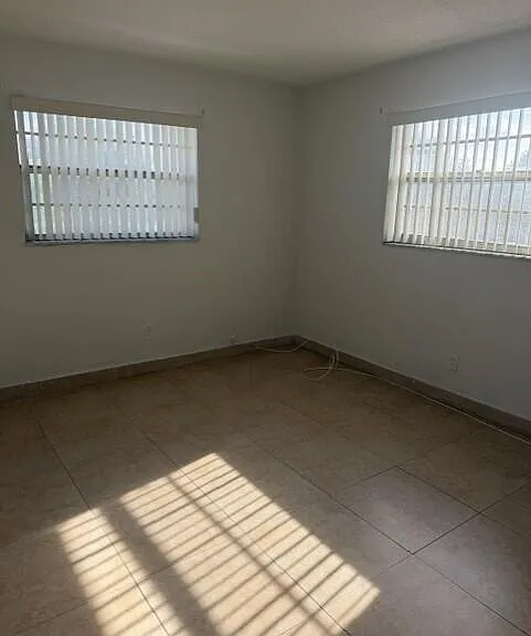 3651 SW 60th Ter #3 — Photo 1