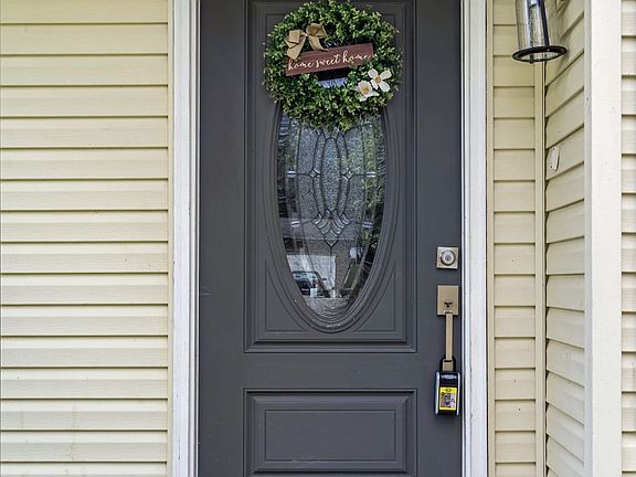 5th image of 2041 Phillips St