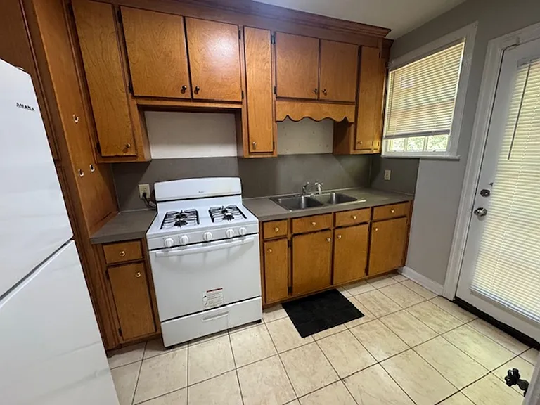 319 Olivia Ct — Photo 6