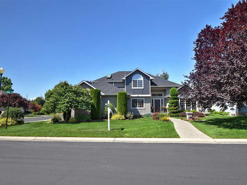 1st image of 2209 E Brookfield Ln
