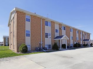 4 Clobertin Ct, Bloomington, IL 61701