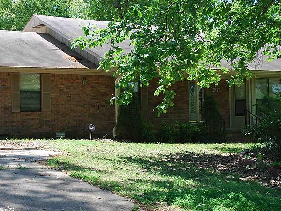 3rd image of 1207 Sunny Oaks St