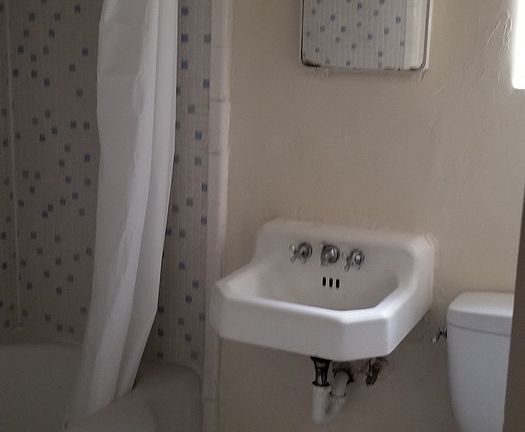 4th image of 1310 Dr Martin Luther King Jr Ave NE #F