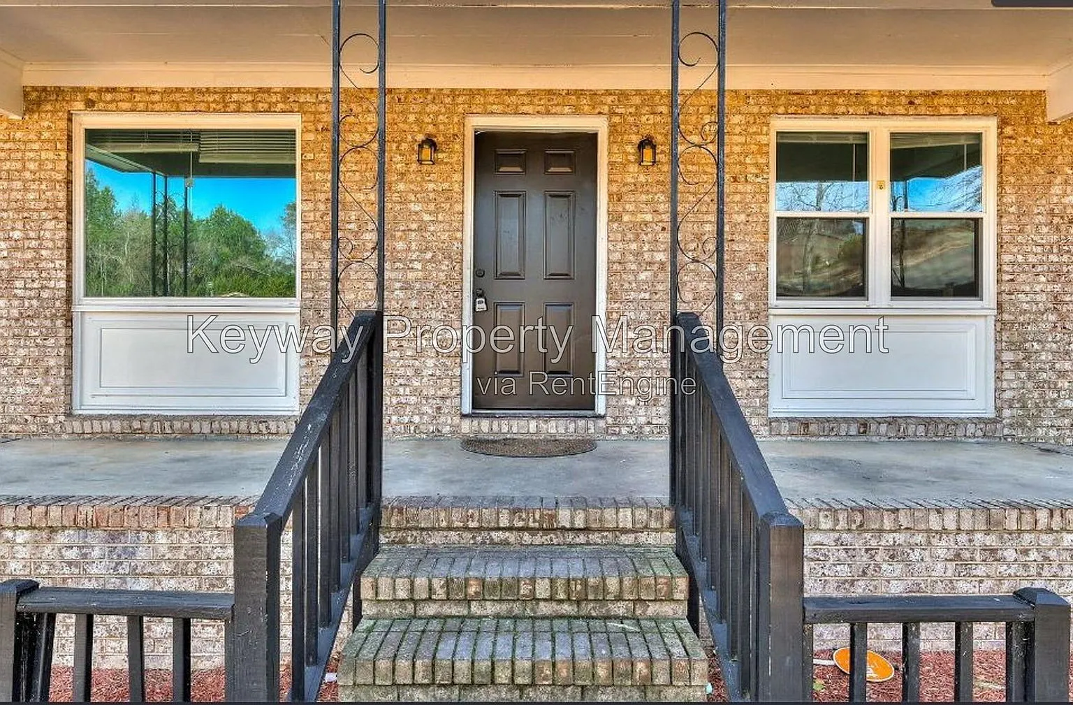 4 bed, 2.0 bath, 1325 sqft, $1,435 — Photo 2