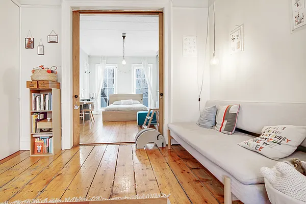Sold by Dwell Residential Inc | media 37