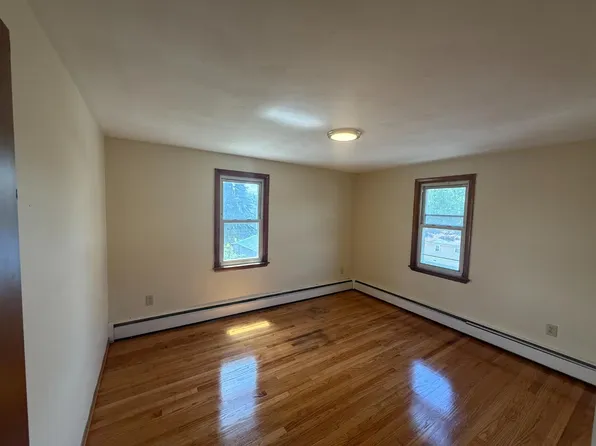 520 Oak St, Old Forge, PA