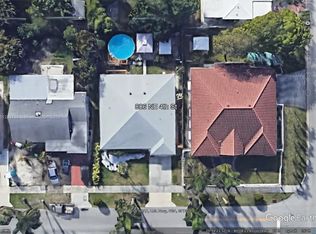 806 NE 4th St, Hallandale Beach, FL 33009