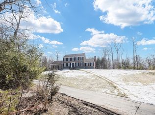 30 Chocolog Rd, Uxbridge, MA 01569