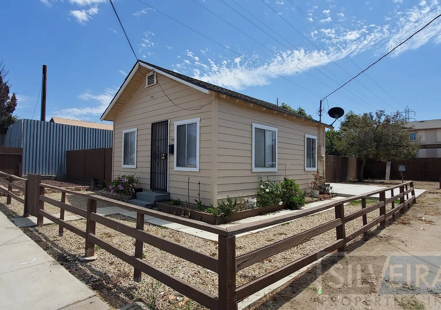 1 Bedroom 1 Bath House! — Photo 1