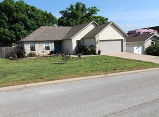 52 Micahs Xing, Reeds Spring, MO 65737