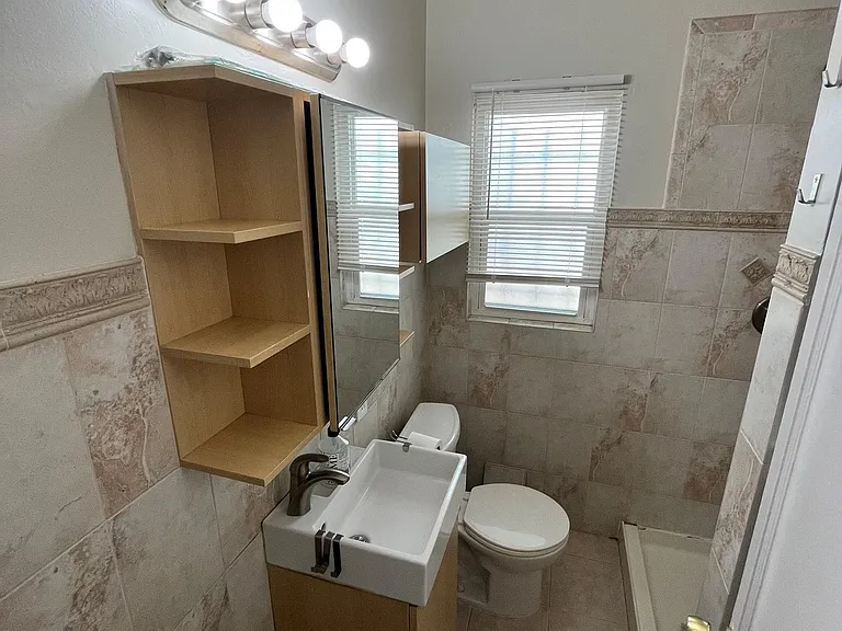 6106 Macarthur Blvd — Photo 5