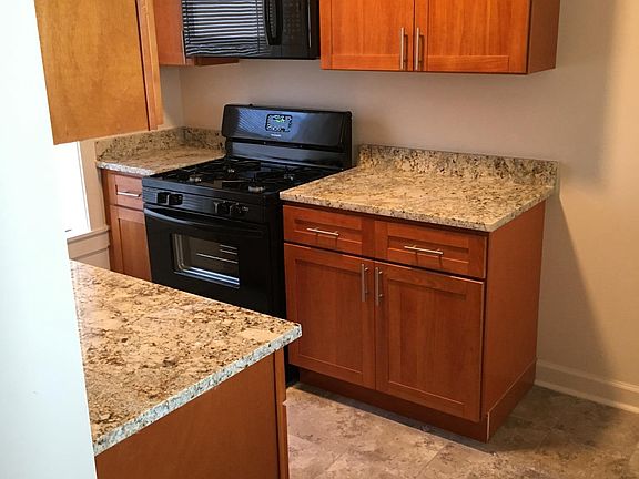 5th image of 7601 S King Dr