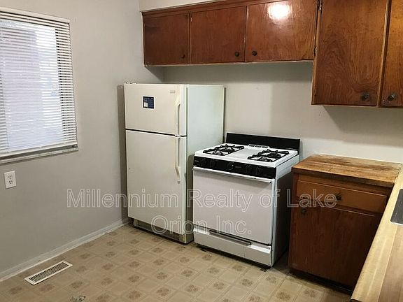 4th image of 105 Walnut St