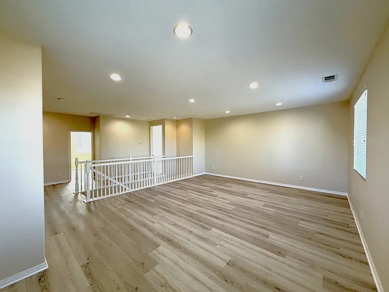 40220 Emily Pl — Photo 31