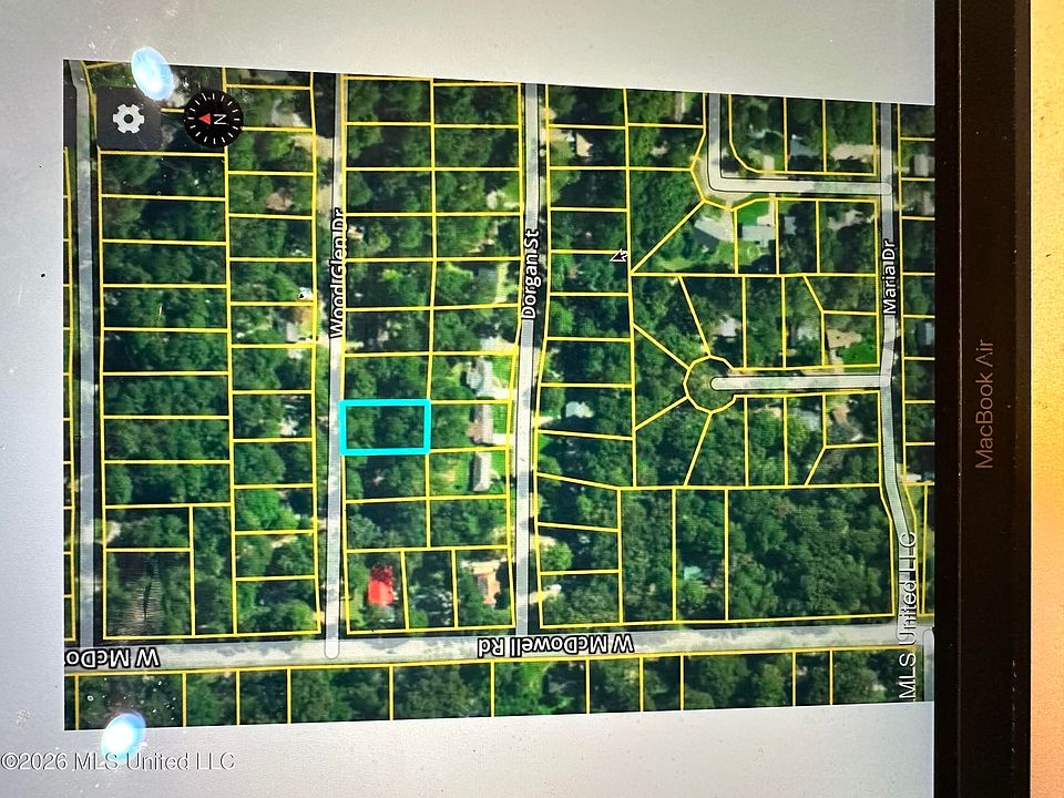 2nd image of Wood Glen Dr