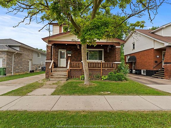 3rd image of 1651 Francois Rd