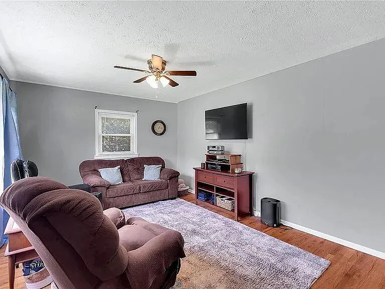 203 Phillips Ave — Photo 13