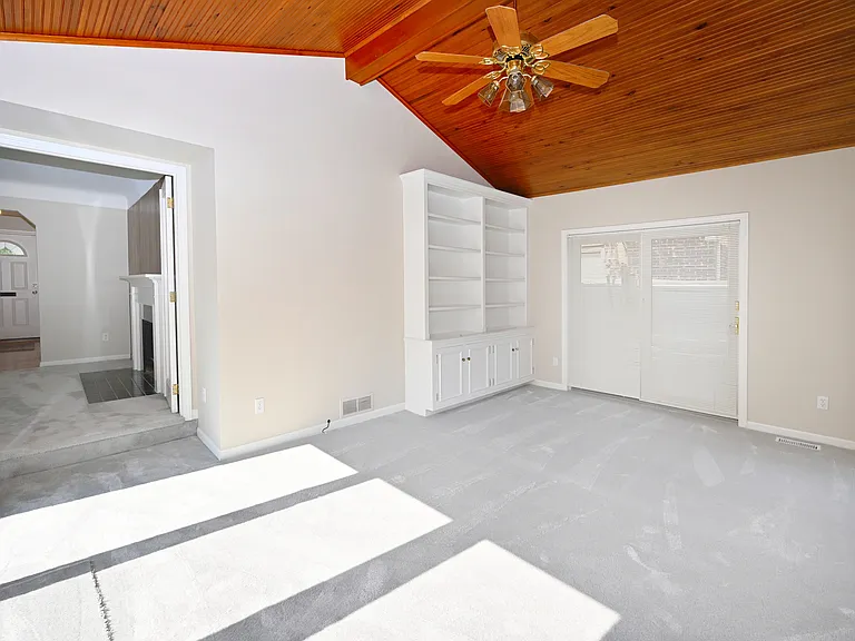 2453 Windemere Rd — Photo 7
