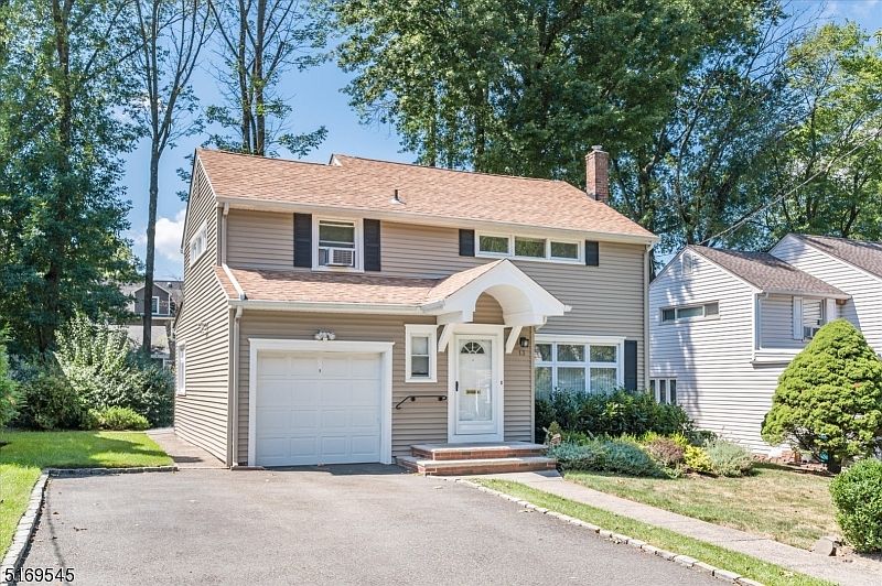 1st image of 13 Brentwood Dr