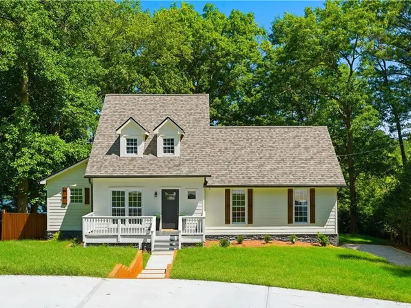 7900 Sweetwater Dr, Douglasville, GA 30135