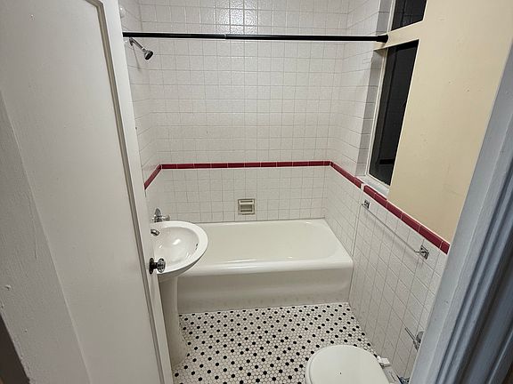 5th image of 825 Geary St #302