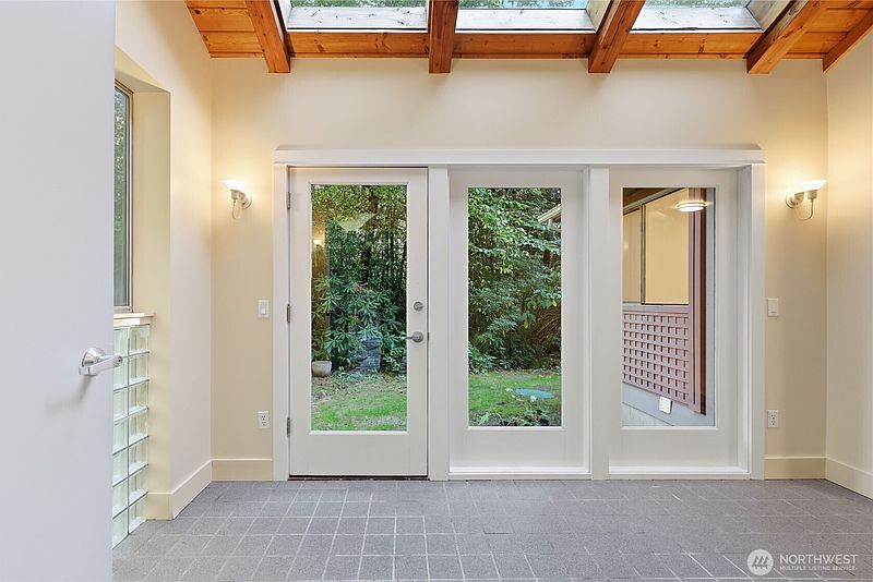 5th image of 14329 Komedal Road NE
