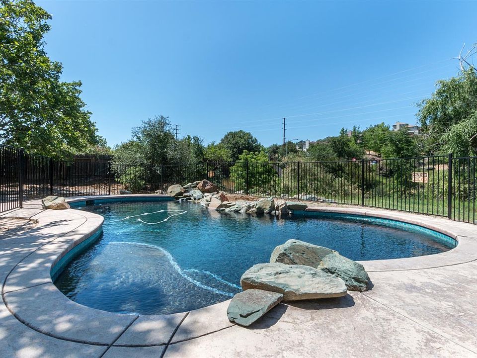 1st image of 700 Platt Cir
