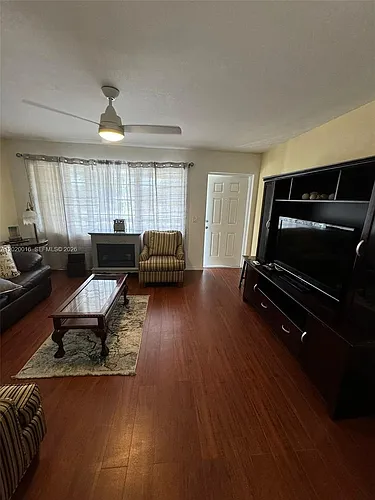 221 Kent M #221 Photo 1