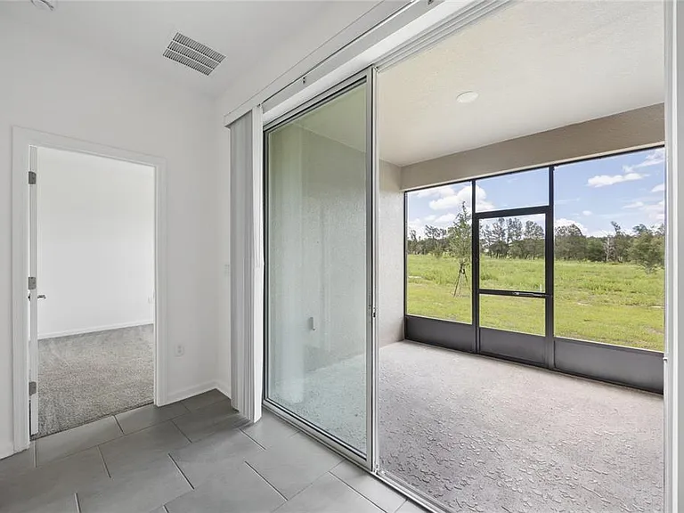 363 Loch Ct — Photo 10