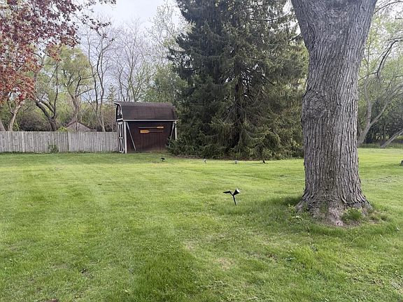 5th image of 8333 N Cedarburg ROAD