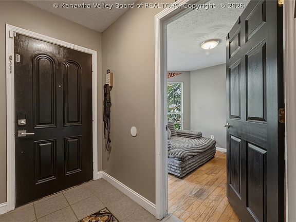 5th image of 126 Woodbend Cv
