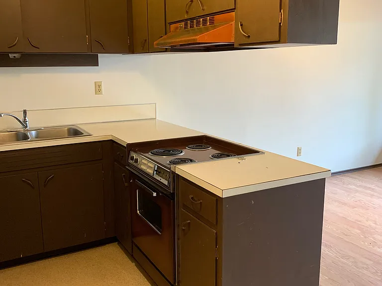208 Main Ave N #2 — Photo 10