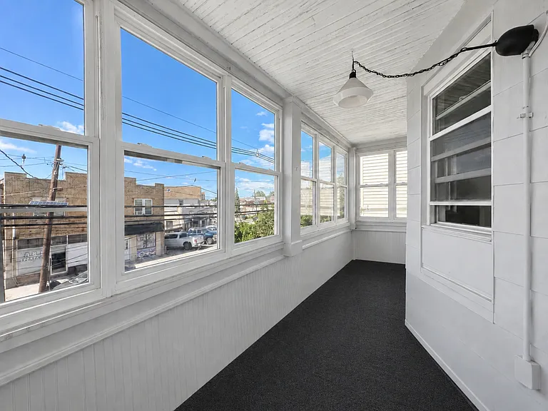 Private Porch/ Balcony