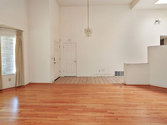 5th image of 534 Park Johnson Pl