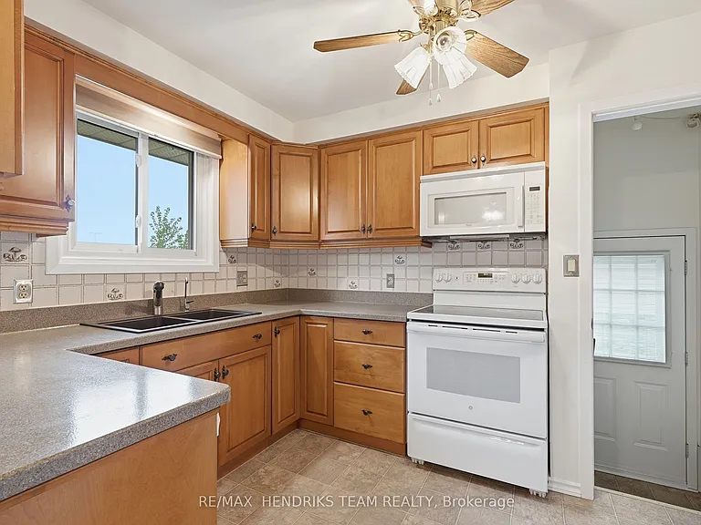 23 Crescentwood Dr — Photo 16