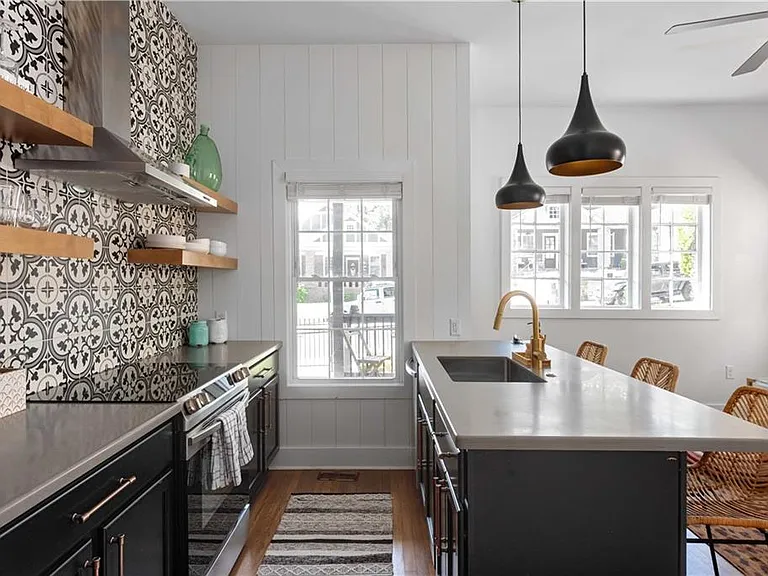 538 Winton Ter NE #A — Photo 3