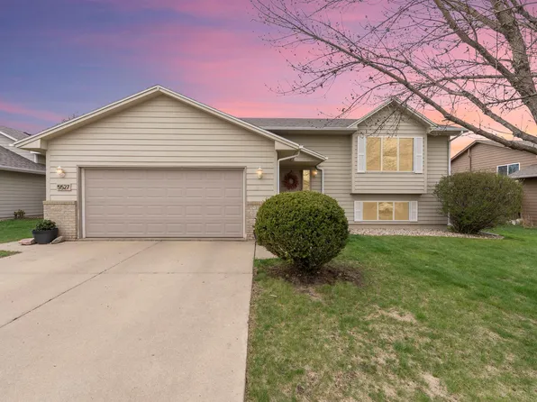 5527 S Wexford Ct, Sioux Falls, SD 57106