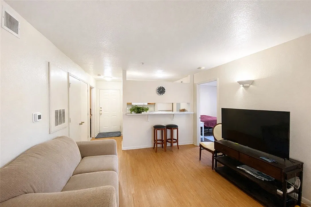 4 bed, 1236 sqft, $1,500 — Photo 4
