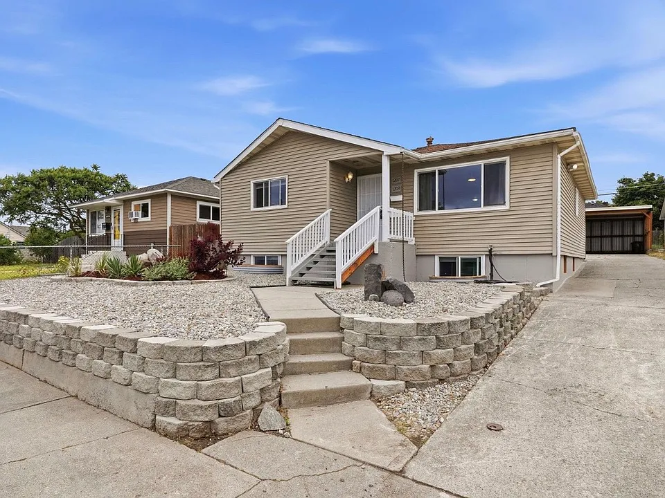 1209 E Kiernan Ave